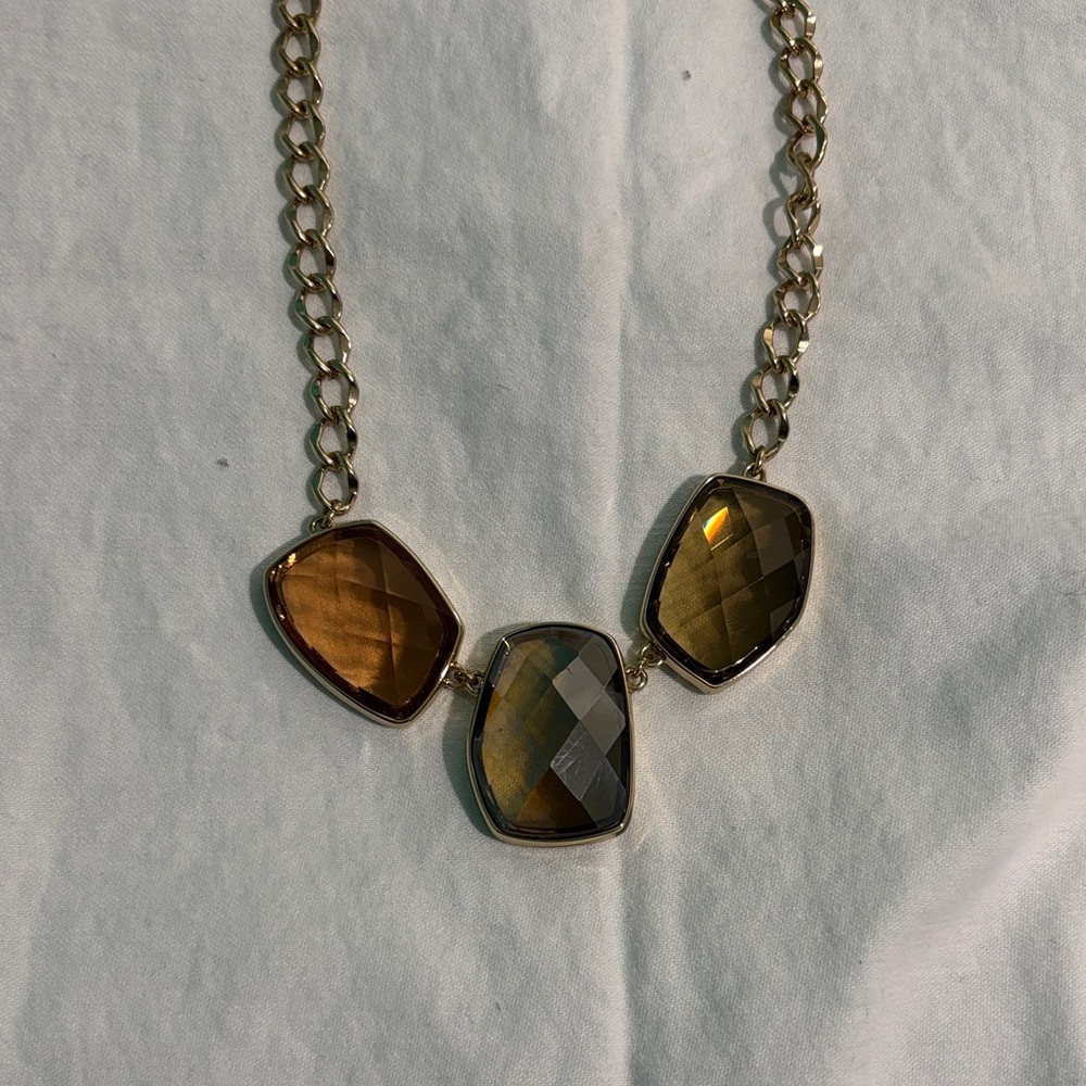 Elegant Gold and Brown Necklace